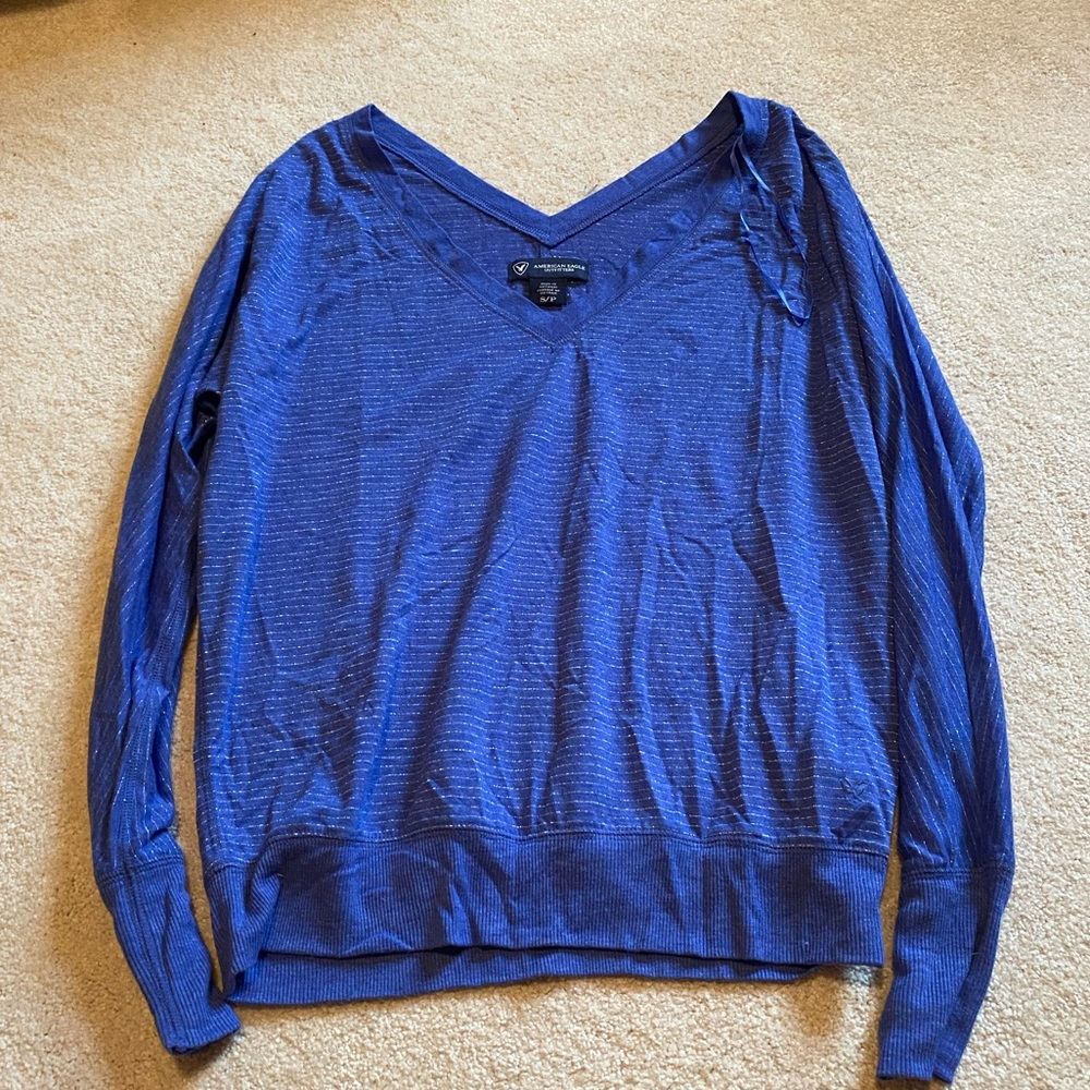 American Eagle blue top